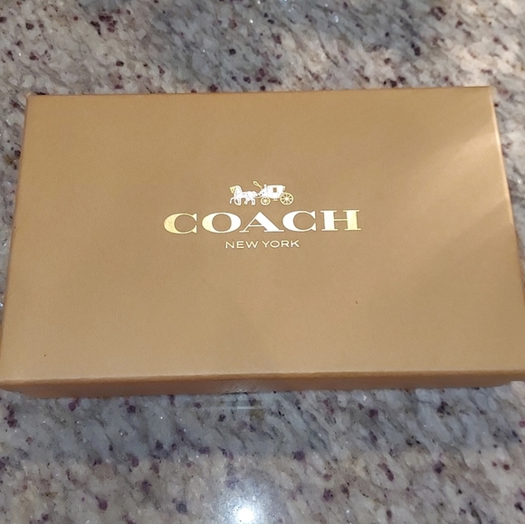 Coach wristlet - Picture 2 of 6